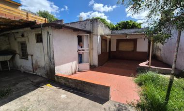 Casa de 4 ambientes en Talleres al 400