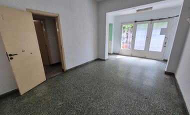 Casa de 4 ambientes en Talleres al 400