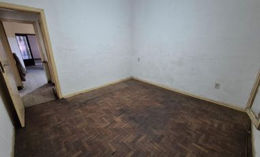 Casa de 4 ambientes en Talleres al 400