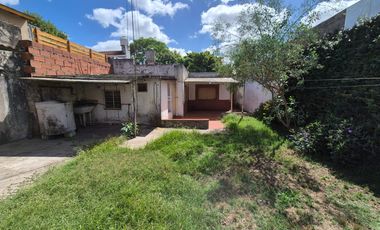 Casa de 4 ambientes en Talleres al 400