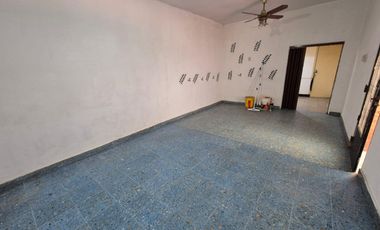 Casa de 4 ambientes en Talleres al 400