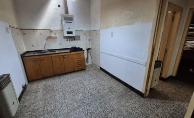 Casa de 4 ambientes en Talleres al 400