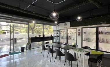 Local Comercial en arriendo ubicado en Metro Tobalaba - Mall Costanera