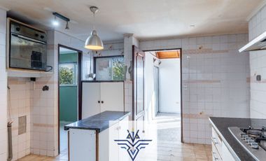 Casa en venta  5 dormitorios C/ est en Miraflores bajo