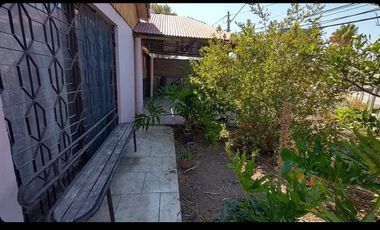 Casa en venta c/ estacionamiento en Metro Macul