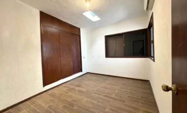Casa en venta en Las Puentes Sector 7, San Nicolás de los Garza, Nuevo León