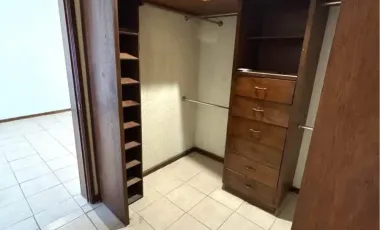 Casa en venta en Las Puentes Sector 7, San Nicolás de los Garza, Nuevo León