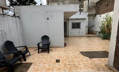Departamento 3 ambientes amplios todos los servicios! Permuta por propiedad en La Costa!