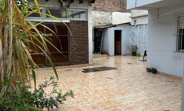 Departamento 3 ambientes amplios todos los servicios! Permuta por propiedad en La Costa!