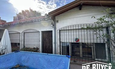 Casa tipo Ph al fondo con cochera y verde