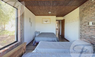 Casa de Campo en Alquiler en Gobernador Castro | 0.5 hectárea con Piscina, 4 Dormitorios y Equipada