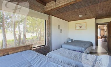 Casa de Campo en Alquiler en Gobernador Castro | 0.5 hectárea con Piscina, 4 Dormitorios y Equipada
