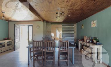 Casa de Campo en Alquiler en Gobernador Castro | 0.5 hectárea con Piscina, 4 Dormitorios y Equipada