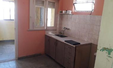 BALCARCE 200 - 2 CASAS - LOTE 260 MTS - V.MARTELLI - VENDE