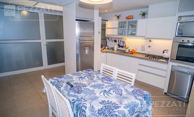 Casa en  venrta, moderna, zona san Carlos