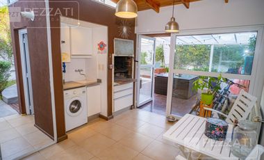 Casa en  venrta, moderna, zona san Carlos