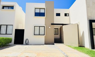 Bonita casa de dos recámaras en venta dentro de privada Cumbres Novonorte