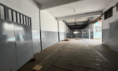 Depósito de 600 m2 en  Alquiler x M2 - Seg.24hs