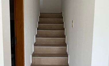 Duplex de 3 dormitorios -  B° cerrado Camino del Vuelo