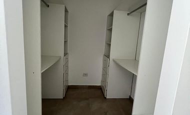 Duplex de 3 dormitorios -  B° cerrado Camino del Vuelo
