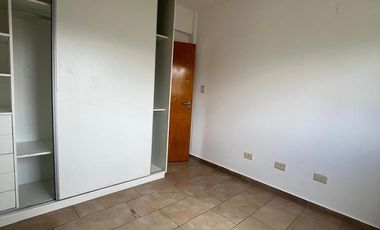 Duplex de 3 dormitorios -  B° cerrado Camino del Vuelo