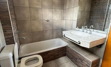 Duplex de 3 dormitorios -  B° cerrado Camino del Vuelo