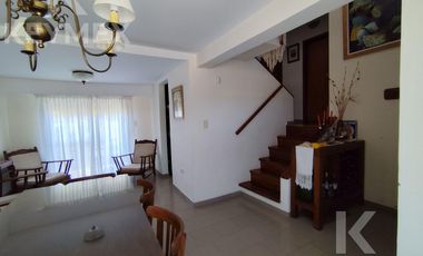 Casa en  Avenida costanera en Mar de Ajó