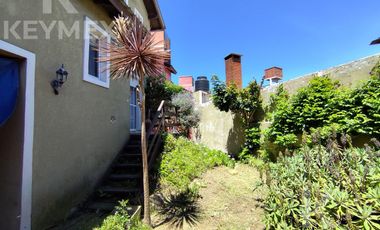 Casa en  Avenida costanera en Mar de Ajó