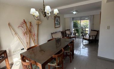 Casa en  Avenida costanera en Mar de Ajó