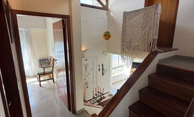 Casa en  Avenida costanera en Mar de Ajó