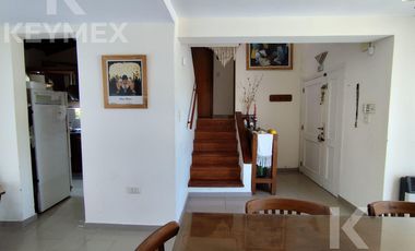 Casa en  Avenida costanera en Mar de Ajó
