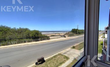 Casa en  Avenida costanera en Mar de Ajó