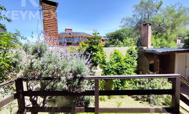 Casa en  Avenida costanera en Mar de Ajó