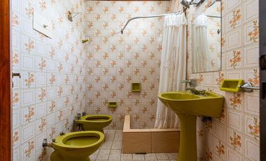 VENTA - Casa de 3 dormitorios con cochera. Alberdi, Rosario.