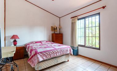 VENTA - Casa de 3 dormitorios con cochera. Alberdi, Rosario.