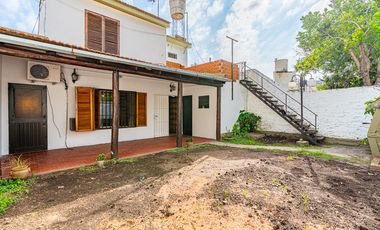 VENTA - Casa de 3 dormitorios con cochera. Alberdi, Rosario.