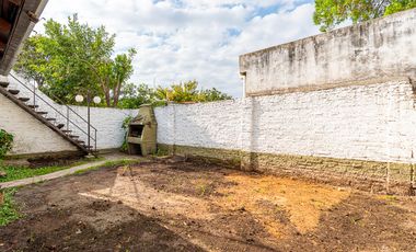 VENTA - Casa de 3 dormitorios con cochera. Alberdi, Rosario.