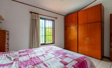 VENTA - Casa de 3 dormitorios con cochera. Alberdi, Rosario.