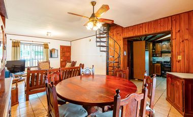 VENTA - Casa de 3 dormitorios con cochera. Alberdi, Rosario.