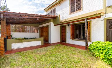 VENTA - Casa de 3 dormitorios con cochera. Alberdi, Rosario.
