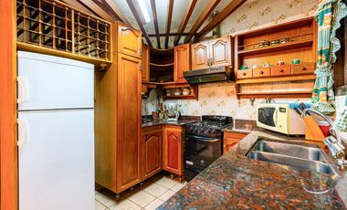 VENTA - Casa de 3 dormitorios con cochera. Alberdi, Rosario.