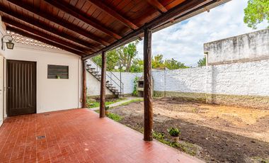 VENTA - Casa de 3 dormitorios con cochera. Alberdi, Rosario.