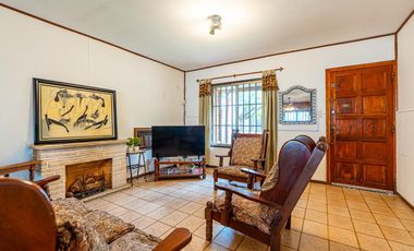 VENTA - Casa de 3 dormitorios con cochera. Alberdi, Rosario.