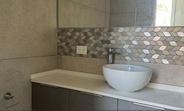 Casa en Venta-Alquiler a la laguna El Cantón Barrio Islas