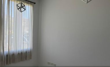 Casa en Venta-Alquiler a la laguna El Cantón Barrio Islas