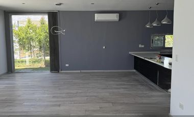 Casa en Venta-Alquiler a la laguna El Cantón Barrio Islas
