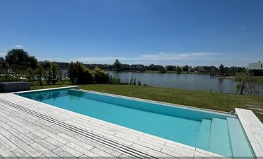 Casa en Venta-Alquiler a la laguna El Cantón Barrio Islas
