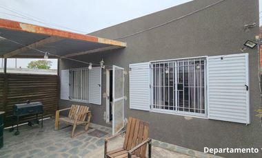 Complejo de 3 viviendas en venta en Berisso