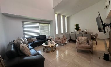 Casa en renta en colinas de san Javier