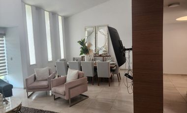 Casa en renta en colinas de san Javier